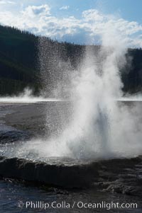 Cliff Geyser, Black Sand Basin, Yellowstone National Park, Wyoming