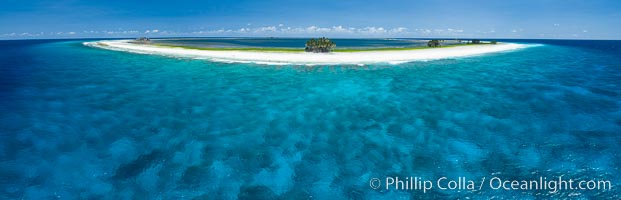 Coral Reef at Clipperton Island, aerial photo. Clipperton has healthy, beatiful coral reefs.  The white beaches are composed of white coralline rubble. Clipperton Island, a minor territory of France also known as Ile de la Passion, is a spectacular coral atoll in the eastern Pacific. By permit HC / 1485 / CAB (France)