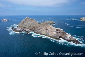 Middle Coronado Island, viewed from the south, Coronado Islands (Islas Coronado)