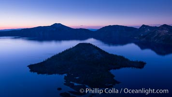 Crater Lake and Wizard Island at sunrise, Crater Lake National Park, Oregon