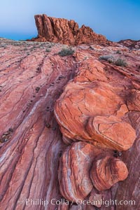 Sunrise lights sandstone rocks, Valley of Fire