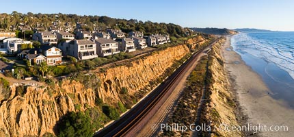Del Mar bluffs and train tracks, looking south towards Torrey Pines and La Jolla
