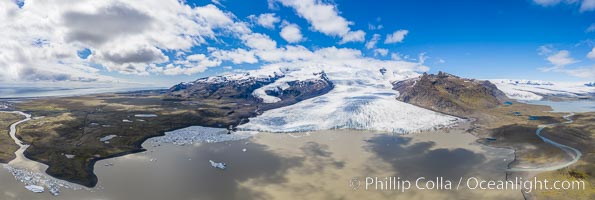 Fjallsrln glacial lagoon in Iceland