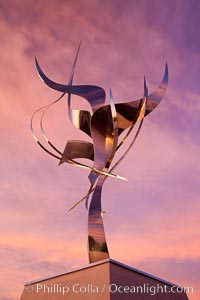 Flama de la Amistad, a statue by Leonardo Nierman.  Installed in the San Diego Convention Center�s outdoor amphitheater, Flame of Friendship is a polished, stainless-steel statue set against San Diego Bay weighing 3,700 pounds and standing 20 feet tall and eight feet wide