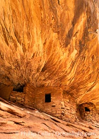 House on Fire Ruin in Mule Canyon, Utah. Part of the Bears Ears National Monument, House on Fire Ruin is an ancestral Puebloan ruin that appears to burst into flames when reflected sunlight hits the ceiling above the ruin