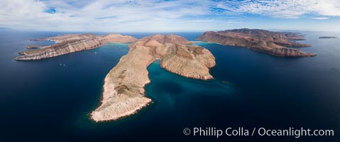 Isla Partida aerial panorama, Ensenada el Cardonal (left), Ensenada de la Partida (right), El Cardoncito (bottom)