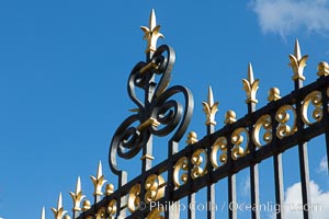 Jardin du Luxembourg.  The Jardin du Luxembourg, or the Luxembourg Gardens, is the second largest public park in Paris located in the 6th arrondissement of Paris, France. The park is the garden of the French Senate, which is itself housed in the Luxembourg Palace