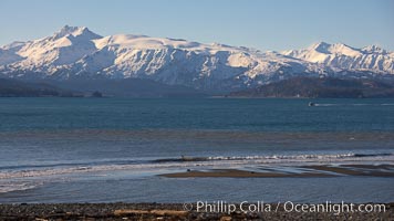 Kachemak Bay, Kenai Mountains, tide flats and rocky beach, Homer, Alaska