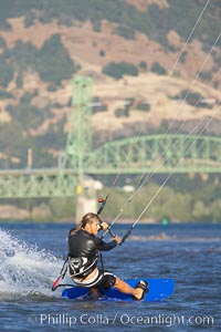 Kite boarding, Hood River, Columbia River