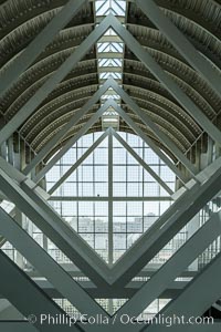 Los Angeles Convention Center, south hall, interior design exhibiting exposed space frame steel beams and glass enclosure