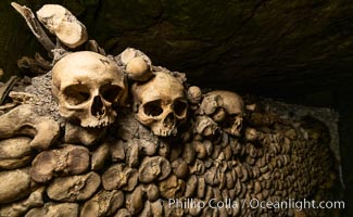 Les Catacombes de Paris, skulls and bones beneath the city of Paris