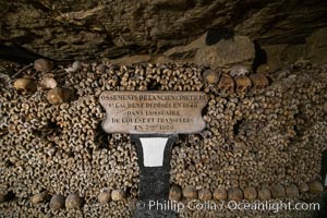 Les Catacombes de Paris, skulls and bones beneath the city of Paris