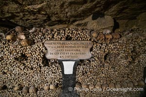 Les Catacombes de Paris, skulls and bones beneath the city of Paris
