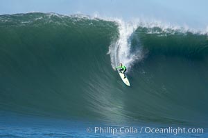 Zach Wormhoudt makes the drop in heat four, Wormhoudt would advance to the semis, Mavericks surf contest, February 7, 2006, Half Moon Bay, California