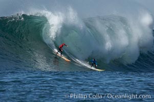 Tyler Smith (red) and Matt Ambrose (blue), final round, Mavericks surf contest, February 7, 2006, Half Moon Bay, California