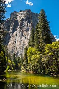 Merced River and Yosemite Valley, Yosemite National Park. California, USA, natural history stock photograph, photo id 34553