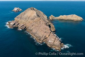 Middle Coronado Island, Mexico, looking north with San Diego and Point Loma in the distance, aerial photograph, Coronado Islands (Islas Coronado)