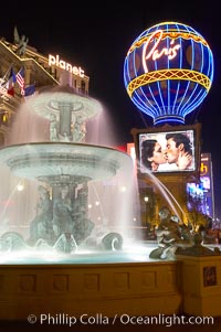 Fountain at night, Paris Hotel