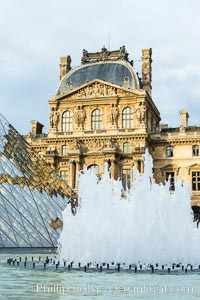 Pavilion Richelieu and Pyramide du Louvre, Musee du Louvre, Paris, France