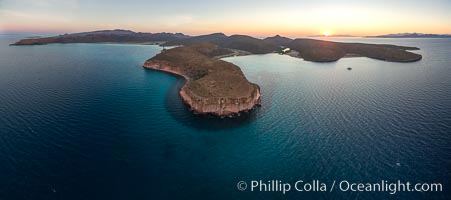 Punta Colorada and San Gabriel Bay, aerial photo, Isla Espiritu Santo, Sea of Cortez, Mexico