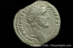 Roman emperor Antonius Pius (138-161 A.D.), depicted on ancient Roman coin (bronze, denom/type: Dupondius) (AE Dupondius. Reverse: TR POT XX COS IIII SC)