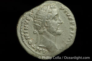 Roman emperor Antonius Pius (138-161 A.D.), depicted on ancient Roman coin (bronze, denom/type: Dupondius) (AE Dupondius. Reverse: TR POT XX COS IIII SC)