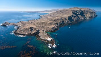 Spectacular photos of islands from around the world, underwater, aerial and topside, tropical, temperate and frozen.