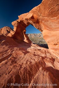 Natural arch formed in sandstone, Valley of Fire State Park