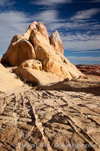 Sandstone ridges and fins, in the White Domes section of Valley of Fire State Park