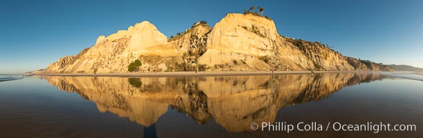 Sea cliffs over Blacks Beach, La Jolla, California