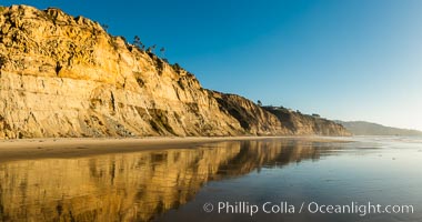 Sea cliffs over Blacks Beach, La Jolla, California