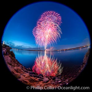 Sea World Fireworks San Diego Mission Bay. Sea World shows evening fireworks over Mission Bay