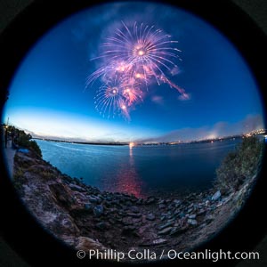 Sea World Fireworks San Diego Mission Bay. Sea World shows evening fireworks over Mission Bay