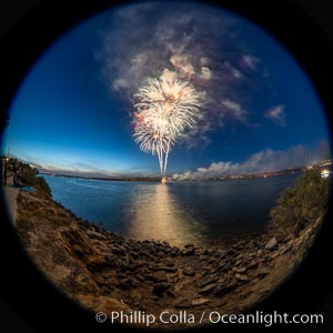 Sea World Fireworks San Diego Mission Bay. Sea World shows evening fireworks over Mission Bay