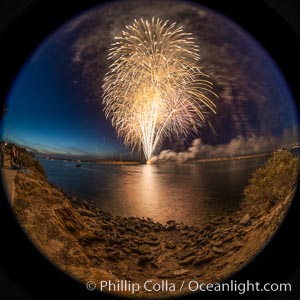 Sea World Fireworks San Diego Mission Bay. Sea World shows evening fireworks over Mission Bay