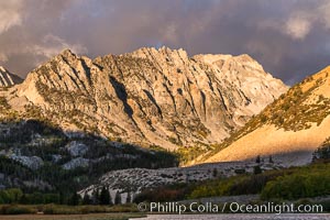 Sunrise on Paiute Peak, over North Lake in the eastern Sierra Nevada, Bishop Creek Canyon, Sierra Nevada Mountains, California