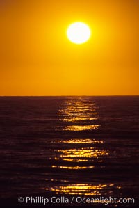 Sunset over the Pailolo Channel, Maui, Hawaii.