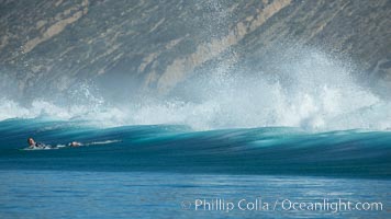 Surf and spray during Santa Ana offshore winds, San Diego, California