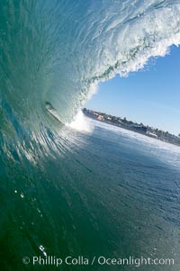 Breaking wave, tube, hollow barrel, morning surf