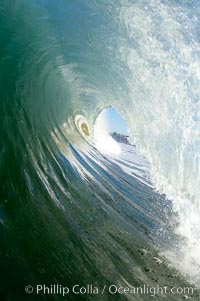 Breaking wave, tube, hollow barrel, morning surf