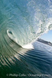 Breaking wave, tube, hollow barrel, morning surf