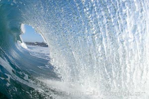 Breaking wave, tube, hollow barrel, morning surf