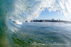 Breaking wave, tube, hollow barrel, morning surf