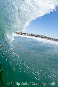 Breaking wave, tube, hollow barrel, morning surf