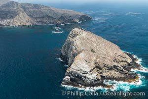 Sutil Island and Santa Barbara Island, aerial photograph, Sutil Island, Santa Barbara Island