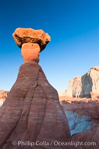 Toadstool Hoodoos near the Paria Rimrocks, Grand Staircase - Escalante National Monument, Utah