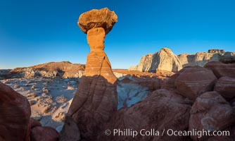 Toadstool Hoodoos near the Paria Rimrocks, Grand Staircase - Escalante National Monument, Utah