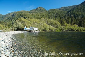 Float plane on the shore of Megin Lake, near Tofino on the west coast of Vancouver Island