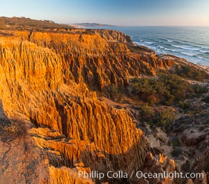 Torrey Pines Cliffs and Pacific Ocean, Razor Point view to La Jolla, San Diego, California, Torrey Pines State Reserve