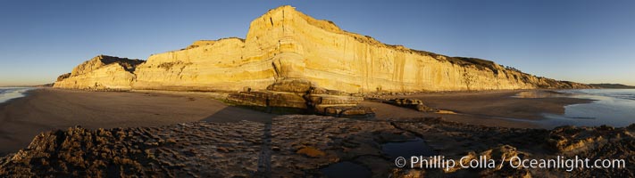 Torrey Pines State Beach, sandstone cliffs rise above the beach at Torrey Pines State Reserve, San Diego, California